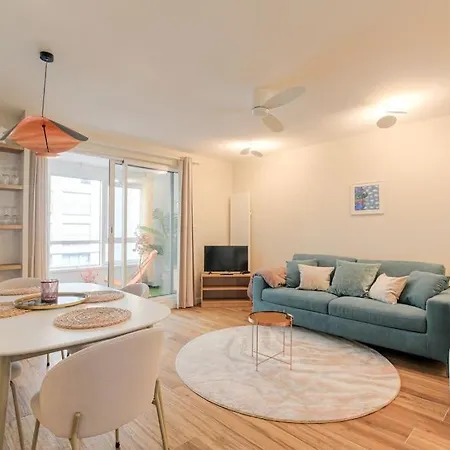 Raffine, Veranda Et Parking, 3 Apartment